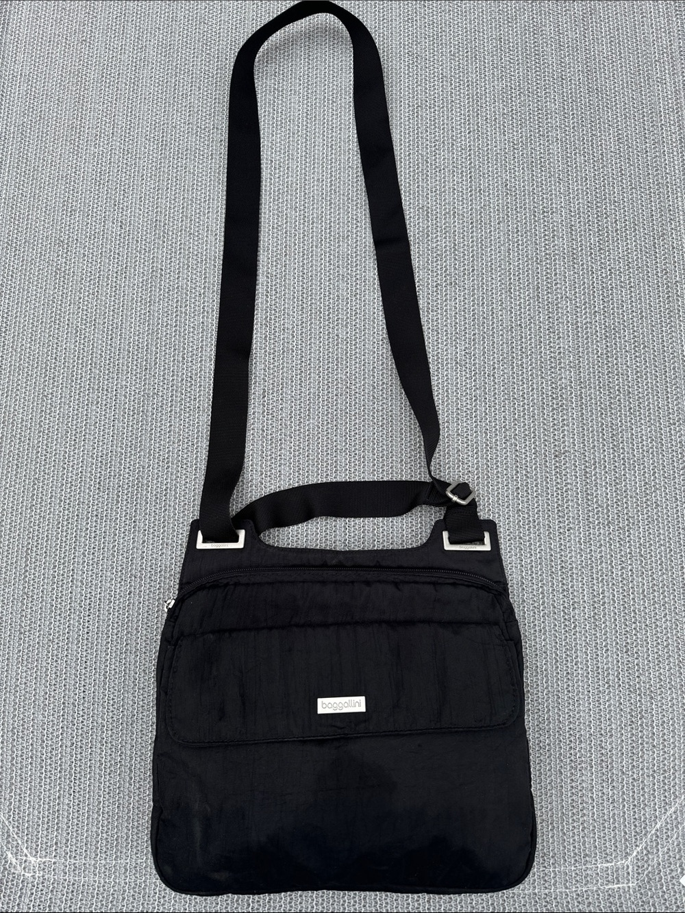 Baggallini Black Messenger Crossbody Bag